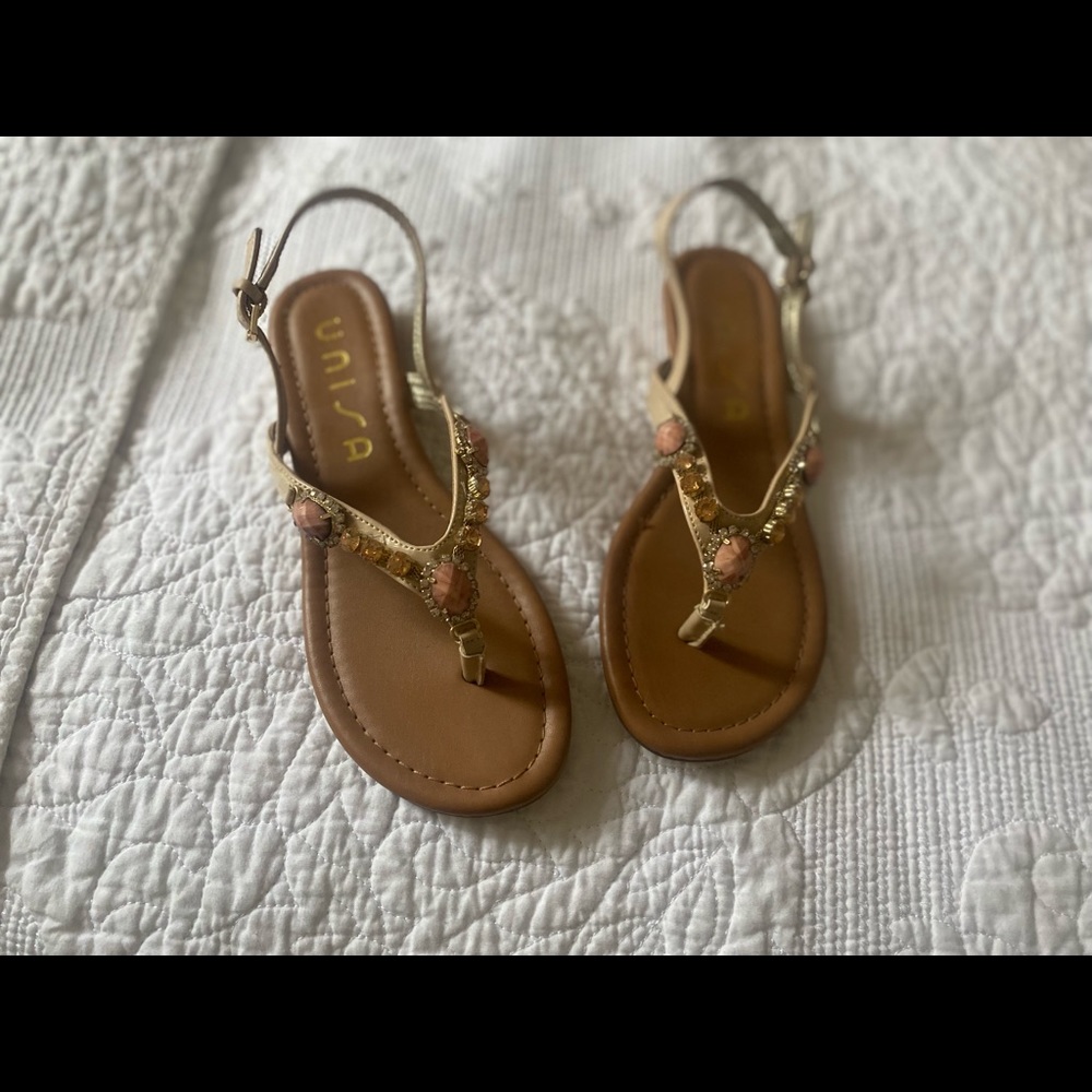 Women sandals , size 6. Worn ONCE!